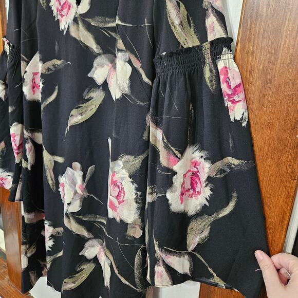 White House Black Market Long Bell Sleeve Floral Shift Dress V Neck Size 4 Small - Picture 6 of 9